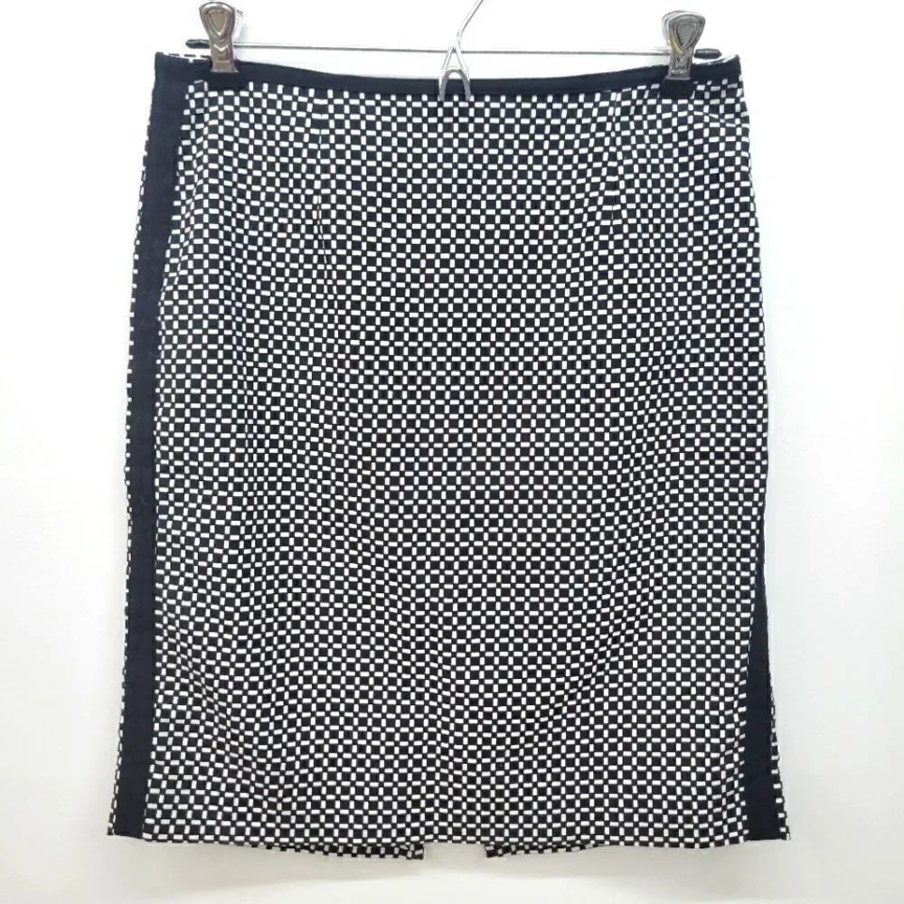 White House Black Market Geometrick Black & White Lined Pencil Skirt